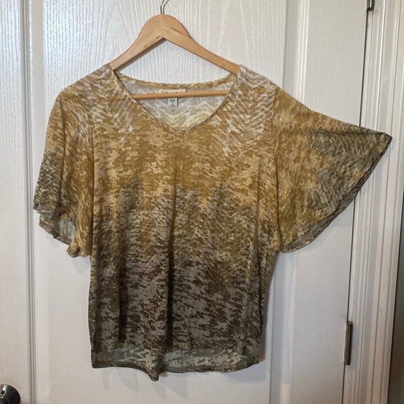 Coldwater Creek Tops - Coldwater creek size medium 10–12 Vneck short flutter sleeve top